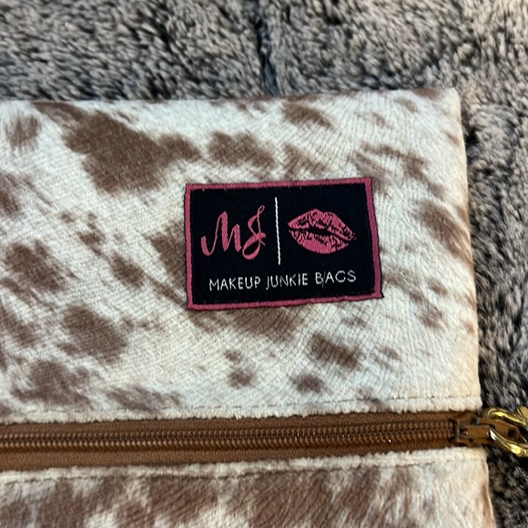 Makeup Junkie Cosmetic Bag - Picture 3 of 4